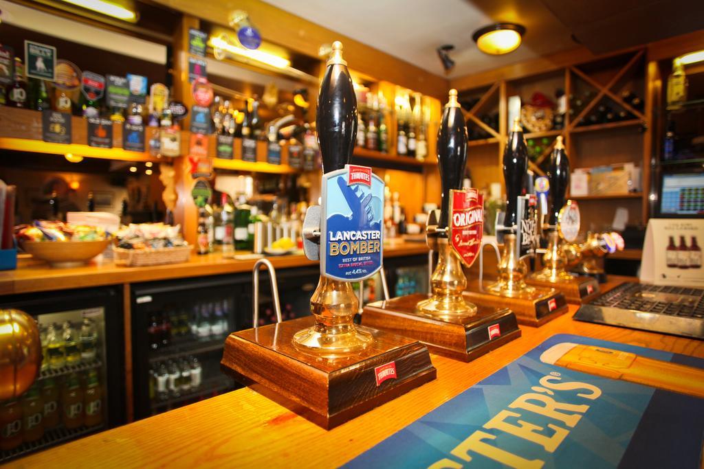 The Howard Arms Brampton  Extérieur photo